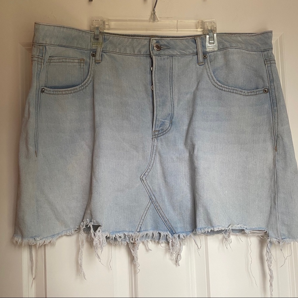 Light Wash American Eagle Denim Skirt